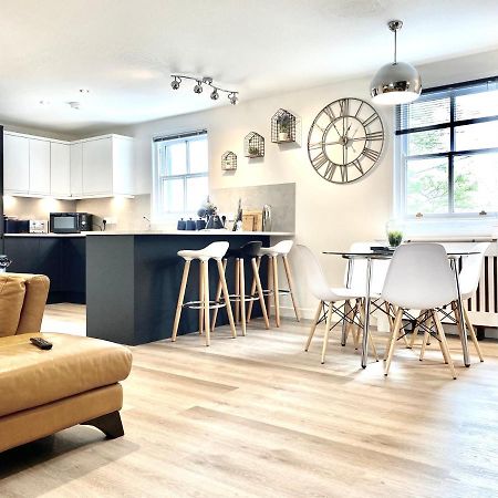 Stylish Central 2 Bedroom Apartment - Free Parking, Free Wifi 奥克尼 外观 照片