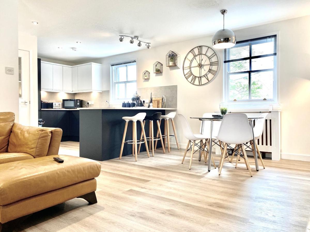 Stylish Central 2 Bedroom Apartment - Free Parking, Free Wifi 奥克尼 外观 照片