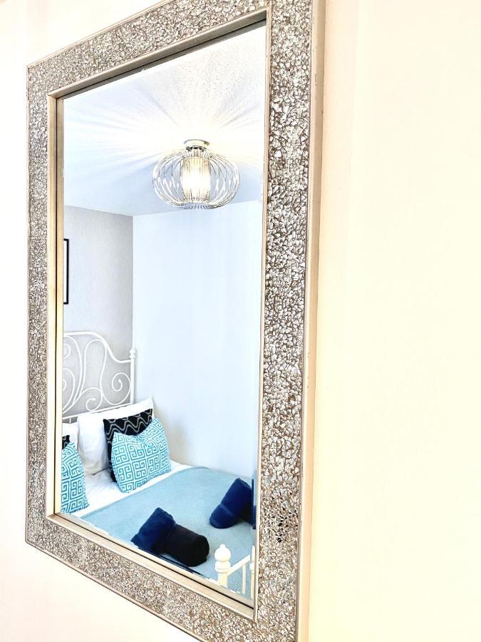 Stylish Central 2 Bedroom Apartment - Free Parking, Free Wifi 奥克尼 外观 照片